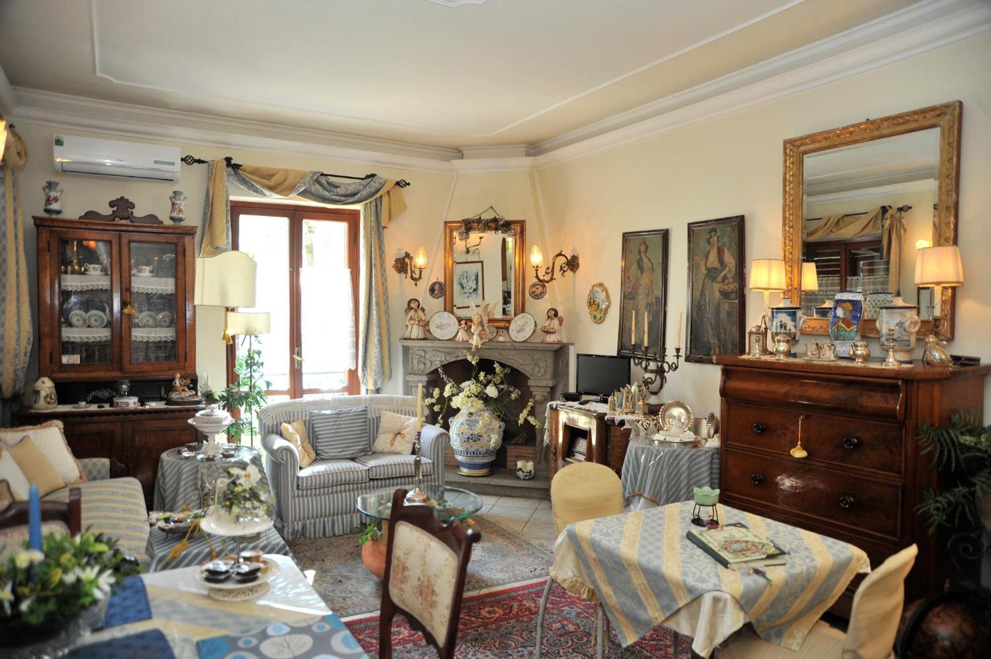 Casa Pontecorvi Bed and Breakfast Velletri Exteriör bild